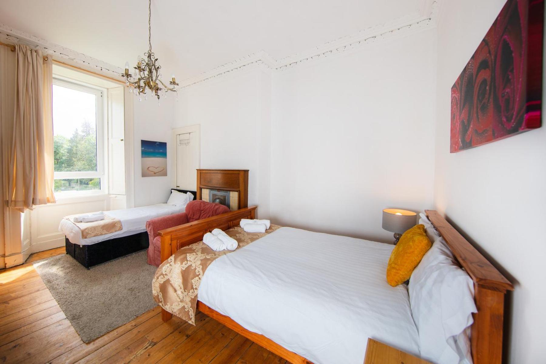 Apartment Comfortable, Spacious Retreat, By The Meadows! Edinburgh